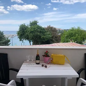 https://apartments-la-playa.pula-hotels.org